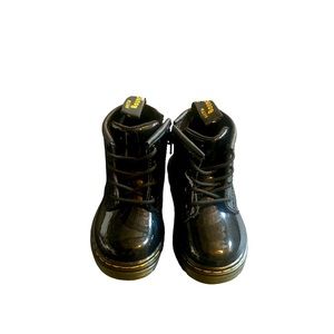 Dr. Martens US 6c